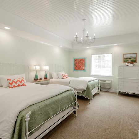 The Chesapeake Inn Urbanna Buitenkant foto