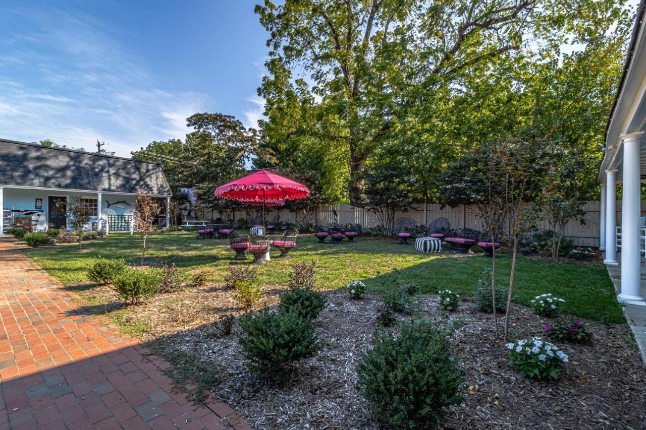 The Chesapeake Inn Urbanna Buitenkant foto
