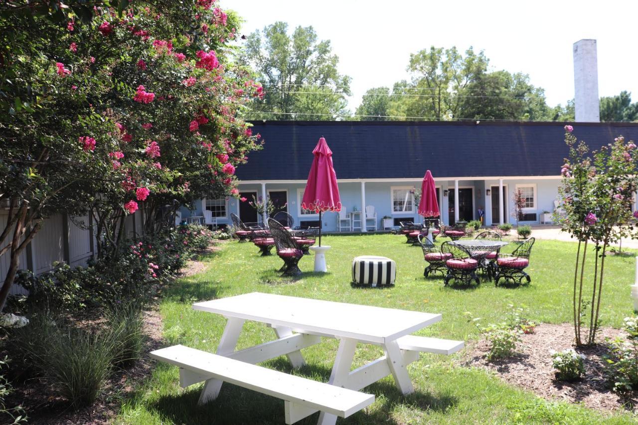 The Chesapeake Inn Urbanna Buitenkant foto